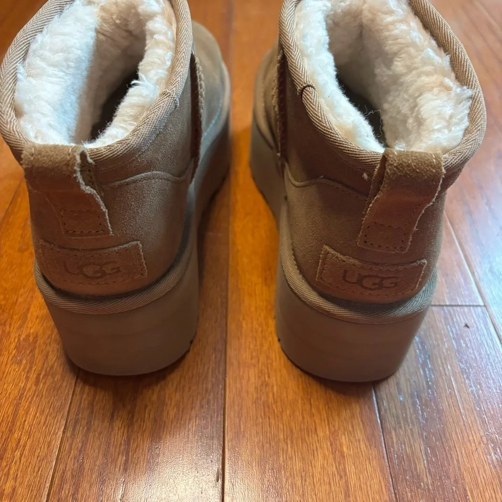 Ugg Size 8 Ugg Chestnut Mini Platform